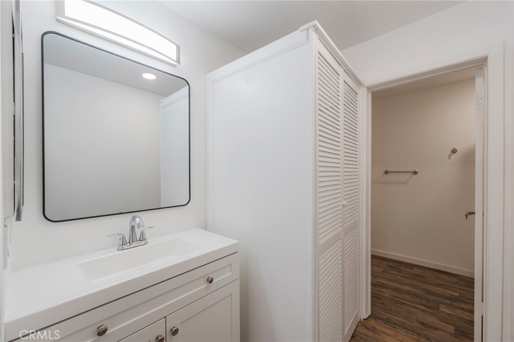 MLS #OC25239803 image #8