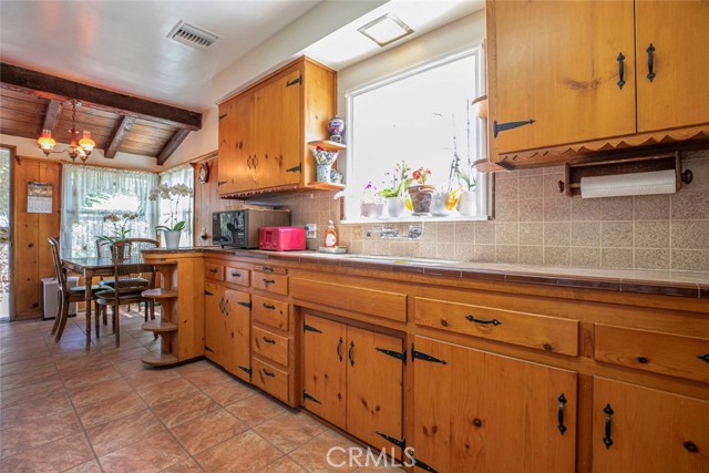 Detail Gallery Image 11 of 45 For 14719 Wyandotte St, Van Nuys,  CA 91405 - 2 Beds | 1/1 Baths