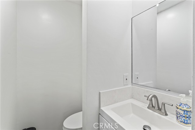 Detail Gallery Image 11 of 42 For 2820 Oak Point Dr, Los Angeles,  CA 90068 - 2 Beds | 1/1 Baths