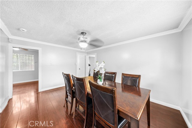 157 E 70th Street, Los Angeles CA: https://media.crmls.org/medias/34200f23-4519-4d5a-83d3-2bd08c17ab76.jpg