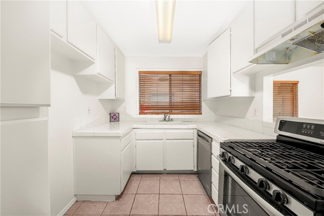 Detail Gallery Image 10 of 39 For 43473 30th St #4,  Lancaster,  CA 93536 - 3 Beds | 2/1 Baths