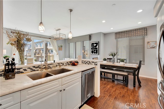 19281 Surf Drive, Huntington Beach CA: https://media.crmls.org/medias/3420bddb-6ecb-4b11-aeca-17b07684c41e.jpg