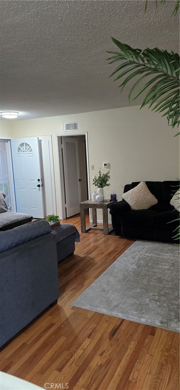 Detail Gallery Image 6 of 19 For 1762 W Beacon, Anaheim,  CA 92804 - 4 Beds | 2 Baths