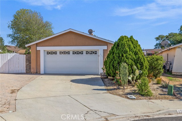 820 Cozy Court, Fallbrook CA: https://media.crmls.org/medias/34211ea1-08a9-406f-9970-eb9bd7499776.jpg