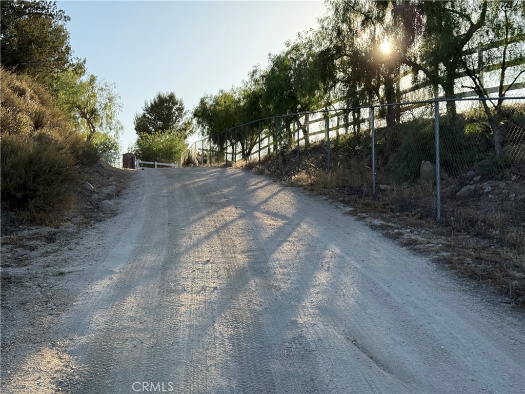 https://media.crmls.org/medias/34212ac9-c4ca-4702-96c5-e1bb7168b37d.jpg?preset=X-Large