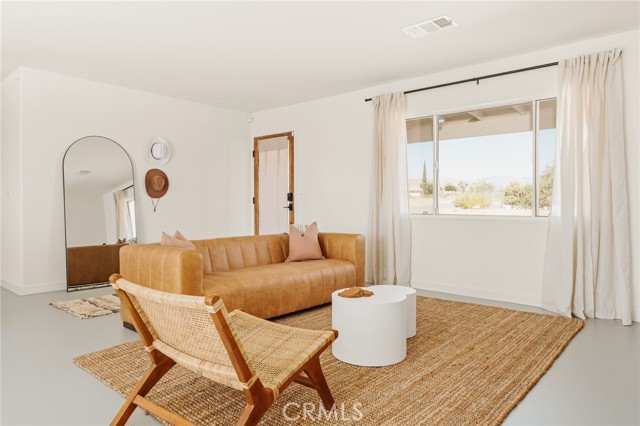 Detail Gallery Image 14 of 57 For 3655 Surrey Ave, Yucca Valley,  CA 92284 - 3 Beds | 2 Baths