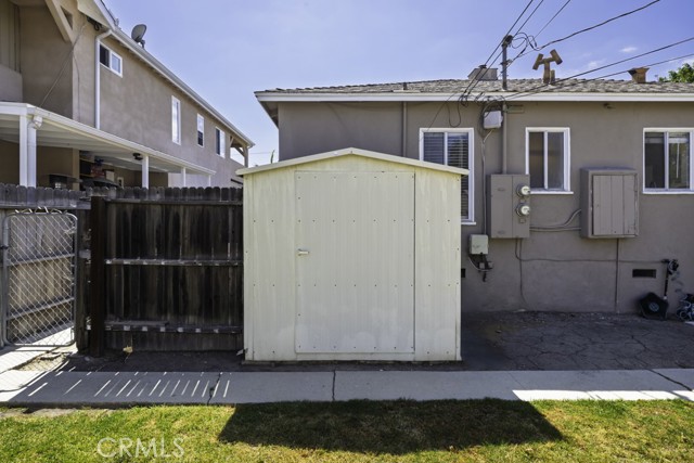 2292 Euclid Avenue, Long Beach CA: https://media.crmls.org/medias/34225fd0-b984-42ce-bdcc-a4063d294f82.jpg