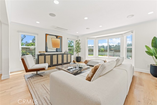 21492 Countryside Drive, Lake Forest CA: https://media.crmls.org/medias/342279ca-eeaa-4ed6-82e2-86c21568f222.jpg