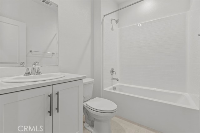 5868 Linden Ave Avenue, Long Beach CA: https://media.crmls.org/medias/34232e5a-b6e7-4a79-aafc-c66ba8dd63b2.jpg