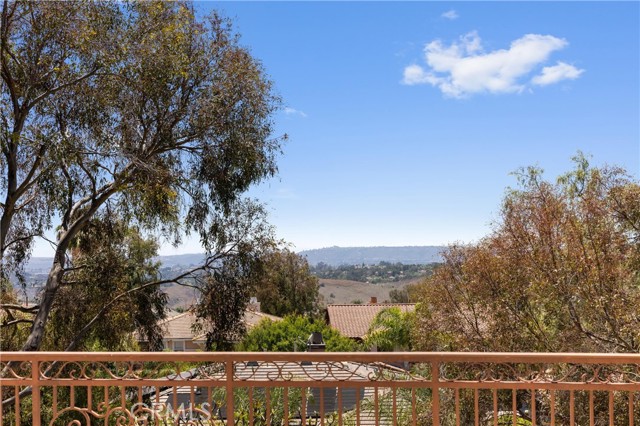 11 Chaparral Court, Rancho Santa Margarita CA: https://media.crmls.org/medias/342382e2-c64b-4672-be4d-2c4f1ad26e55.jpg