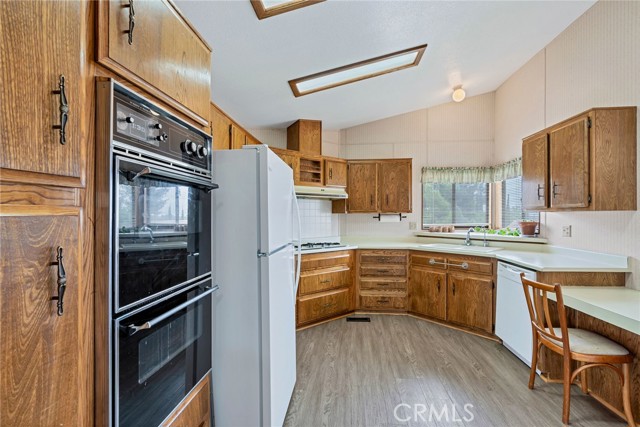 Detail Gallery Image 4 of 24 For 24800 Cornstalk Rd., Wildomar,  CA 92595 - 3 Beds | 2 Baths