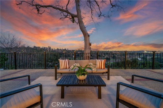 1812 Linda Vista Avenue, Pasadena CA: https://media.crmls.org/medias/3423b3f6-25cb-44c7-987e-5beef85fe0e6.jpg