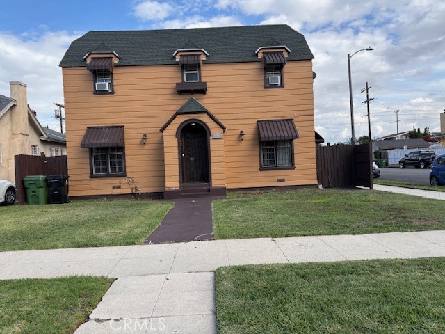 Detail Gallery Image 2 of 11 For 4238 La Salle, Los Angeles,  CA 90062 - – Beds | – Baths