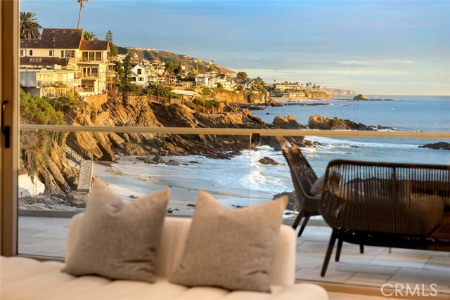 Detail Gallery Image 2 of 74 For 1907 Ocean Way, Laguna Beach,  CA 92651 - 4 Beds | 3/1 Baths