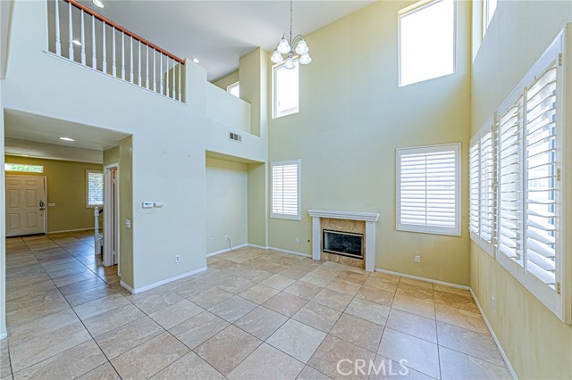 955 Blackberry Lane, Carson CA: https://media.crmls.org/medias/3424e15a-2a37-454c-94eb-4f1371dd7954.jpg