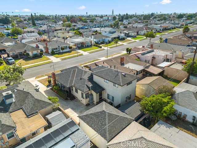 Detail Gallery Image 38 of 38 For 2027 W 93rd, Los Angeles,  CA 90047 - 3 Beds | 3 Baths