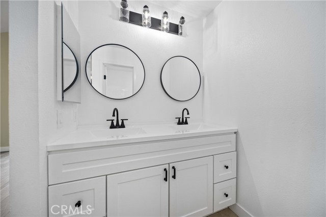 Detail Gallery Image 7 of 10 For 36937 Charter Ct, Palmdale,  CA 93552 - 3 Beds | 2 Baths