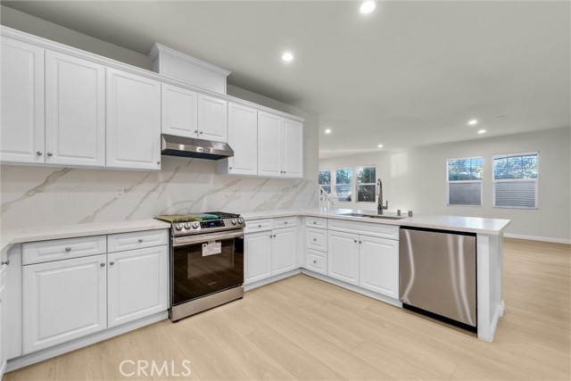 Detail Gallery Image 8 of 30 For 5001 S Centennial, Ontario,  CA 91762 - 5 Beds | 3/1 Baths