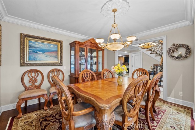 Detail Gallery Image 11 of 47 For 11101 Eton Ave, Chatsworth,  CA 91311 - 4 Beds | 3 Baths