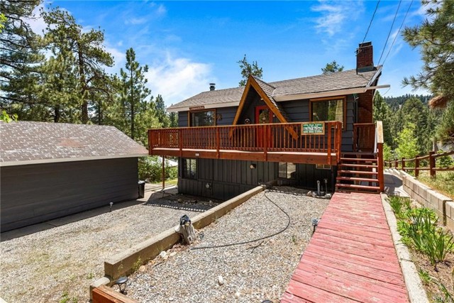 Detail Gallery Image 2 of 25 For 39273 Peak Ln, Big Bear Lake,  CA 92315 - 3 Beds | 2 Baths