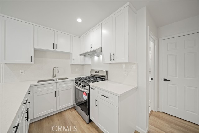 Detail Gallery Image 10 of 20 For 252 W Tujunga #101,  Burbank,  CA 91502 - 2 Beds | 2 Baths