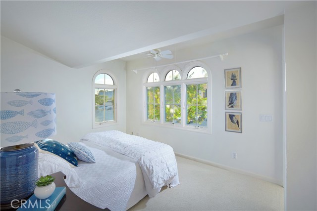 Detail Gallery Image 15 of 18 For 8 Linda Isle, Newport Beach,  CA 92660 - 3 Beds | 4 Baths