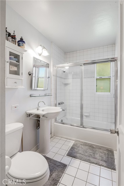 Image 12 of 20 For 3042 Glendon Avenue