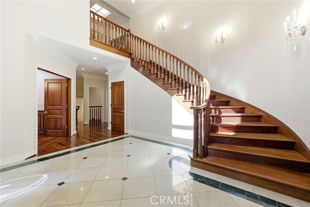 Detail Gallery Image 8 of 44 For 28080 Laura Ct, Los Altos Hills,  CA 94022 - 5 Beds | 7 Baths