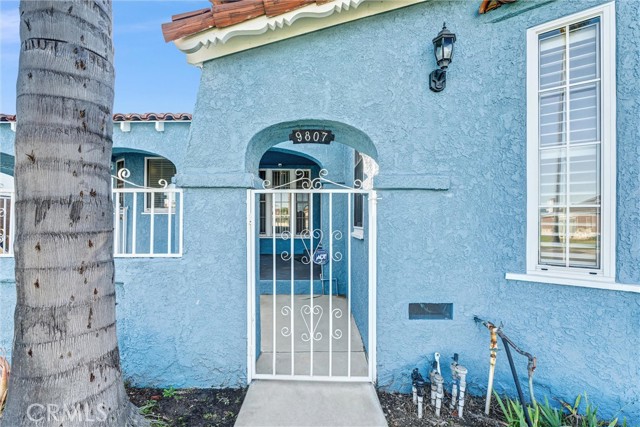 Detail Gallery Image 4 of 32 For 9807 S Denker, Los Angeles,  CA 90047 - 3 Beds | 2 Baths