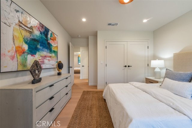 Detail Gallery Image 41 of 46 For 8960 Oak Park Ave, Northridge,  CA 91325 - 4 Beds | 3/1 Baths