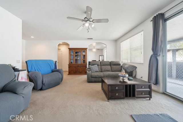 25266 Shady Creek Circle, Menifee CA: https://media.crmls.org/medias/342be463-9d10-4a12-8156-a91ab25b0c91.jpg