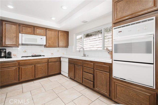10200 Bothwell Road, Northridge CA: https://media.crmls.org/medias/342c38f0-f80e-4672-8062-e3c34d3d6cba.jpg