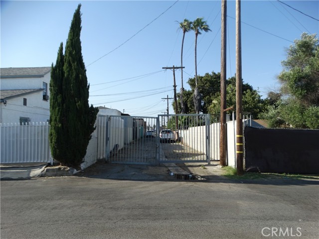 Detail Gallery Image 28 of 28 For 1771 104th St, Los Angeles,  CA 90047 - 2 Beds | 2 Baths