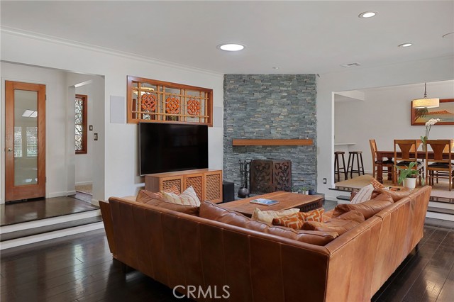 5866 Varna Avenue, Valley Glen CA: https://media.crmls.org/medias/342c990a-2b43-4fa8-b0df-d43186d9caba.jpg