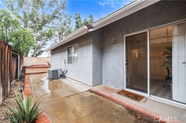 26938 Terri Drive, Canyon Country CA: https://media.crmls.org/medias/342d073e-d4cf-4e8b-ba9c-71590d9c12d9.jpg