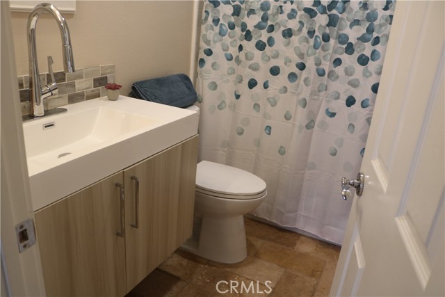 15 Tavella, Lake Forest CA: https://media.crmls.org/medias/342dbd75-c564-4d48-ba91-d8eacb727b69.jpg