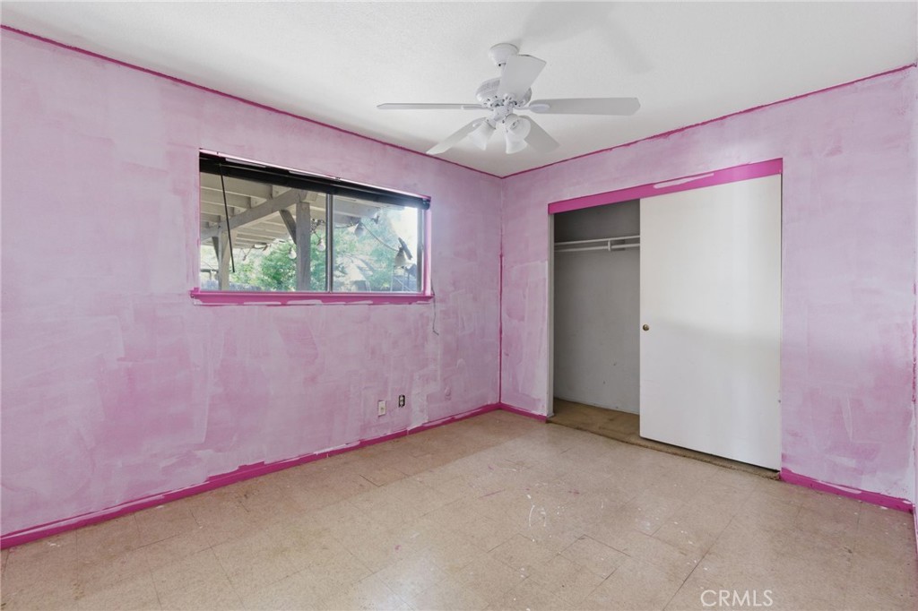 https://media.crmls.org/medias/342dde9a-1ce3-4070-8d09-3c2022d45c90.jpg?preset=X-Large