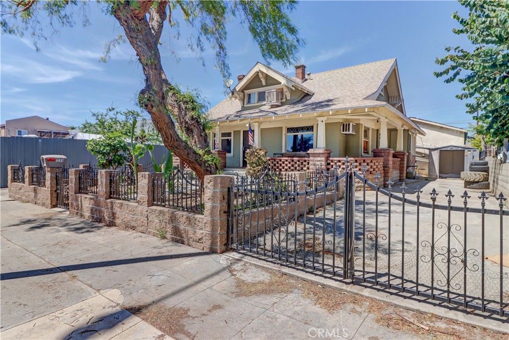 1235 W 2nd Street