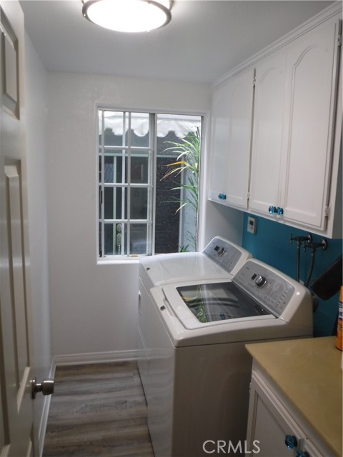 Detail Gallery Image 13 of 15 For 1133 7th Place, Hermosa Beach,  CA 90254 - 3 Beds | 2/1 Baths