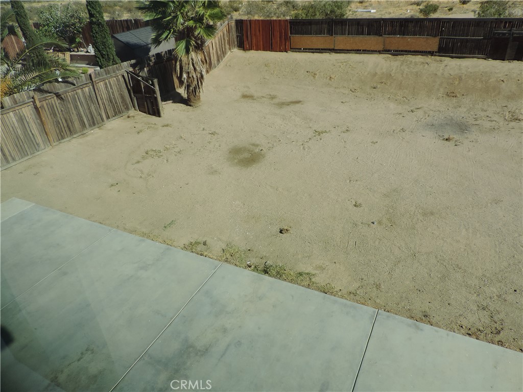 https://media.crmls.org/medias/342ed7b4-0987-414f-9b2e-8378d588cd47.jpg?preset=X-Large