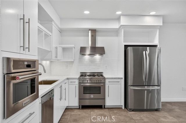 Detail Gallery Image 4 of 55 For 13045 Pacific Promenade #132,  Playa Vista,  CA 90094 - 1 Beds | 1/1 Baths