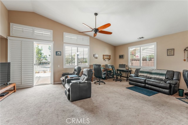 671 Zaharias Circle, Hemet CA: https://media.crmls.org/medias/342fbbfe-6d18-48d7-a83a-3b6d159ceabd.jpg