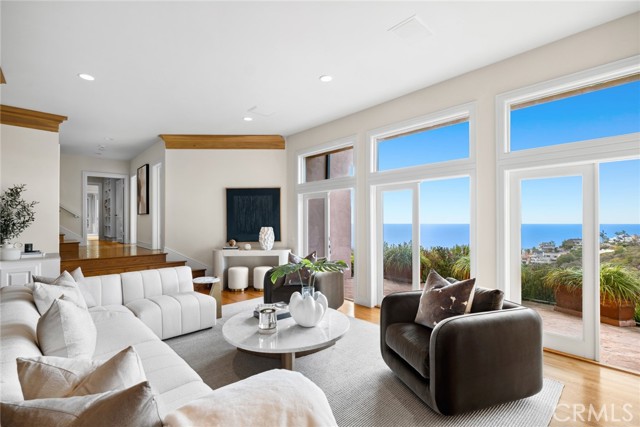 755 Pelican Drive, Laguna Beach CA: https://media.crmls.org/medias/34304df5-e87e-459b-9213-68019c0e0a5d.jpg