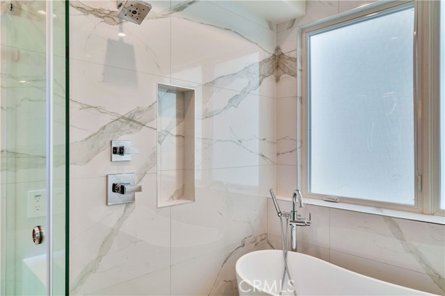719 1st Place, Hermosa Beach CA: https://media.crmls.org/medias/343062e9-fad0-4781-a421-f02ef271dbe3.jpg