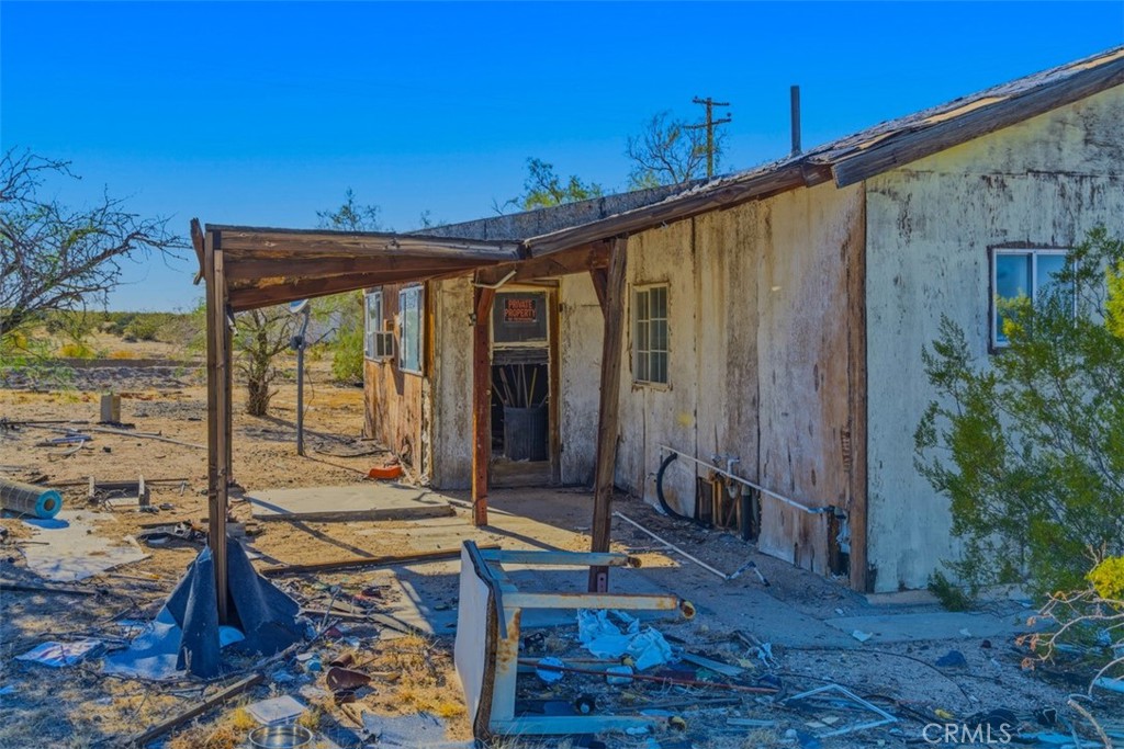 https://media.crmls.org/medias/3430693a-fc07-49f3-8a77-a3eeb23d242b.jpg?preset=X-Large
