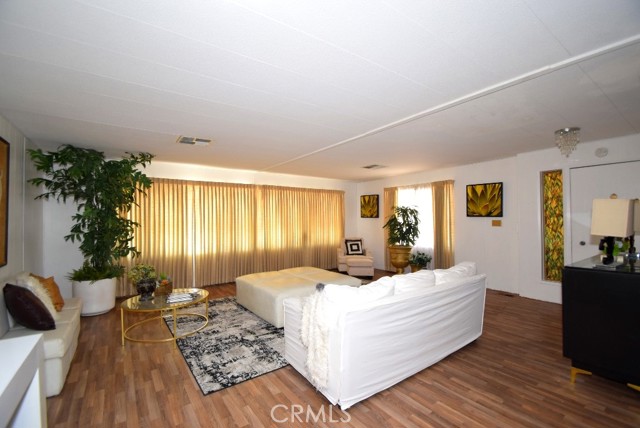 Detail Gallery Image 4 of 24 For 7425 Church St #10,  Yucca Valley,  CA 92284 - 2 Beds | 2 Baths