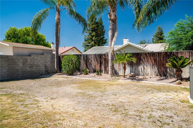 3400 Medallion Rose Avenue, Bakersfield CA: https://media.crmls.org/medias/3431eea1-7eaa-4d83-ae09-ece8cd9b64f5.jpg