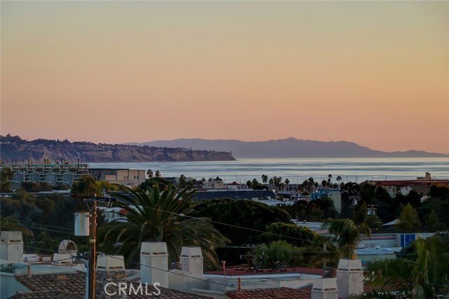 720 10th Street, Hermosa Beach, California 90254, 4 Bedrooms Bedrooms, ,3 BathroomsBathrooms,Residential,Sold,10th,SB21226543
