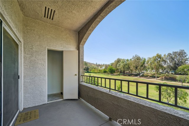 Detail Gallery Image 5 of 39 For 1995 Las Colinas Cir #307,  Corona,  CA 92879 - 2 Beds | 2 Baths