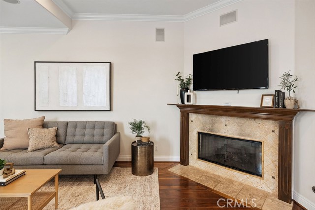 424 Marine Avenue, Manhattan Beach CA: https://media.crmls.org/medias/343395e9-d9df-4d32-945c-b73b1377745f.jpg